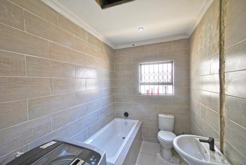 3 Bedroom Property for Sale in Roodekop Gauteng