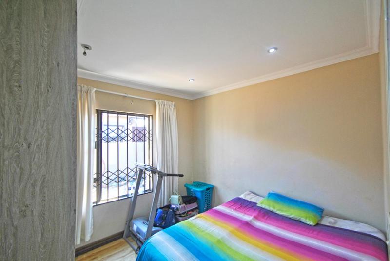 3 Bedroom Property for Sale in Roodekop Gauteng