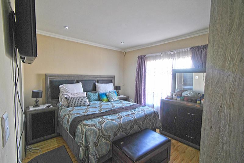 3 Bedroom Property for Sale in Roodekop Gauteng