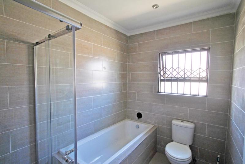 3 Bedroom Property for Sale in Roodekop Gauteng