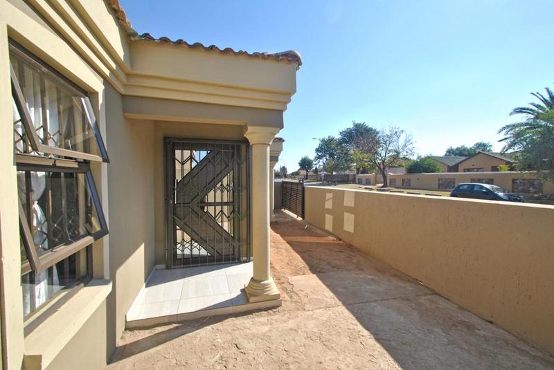 3 Bedroom Property for Sale in Roodekop Gauteng