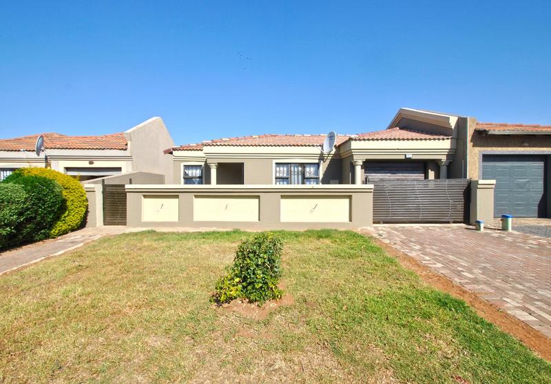 3 Bedroom Property for Sale in Roodekop Gauteng