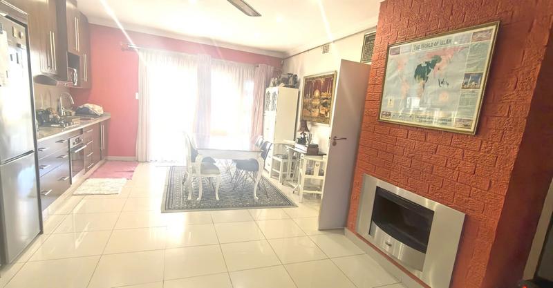 7 Bedroom Property for Sale in Erasmia Gauteng