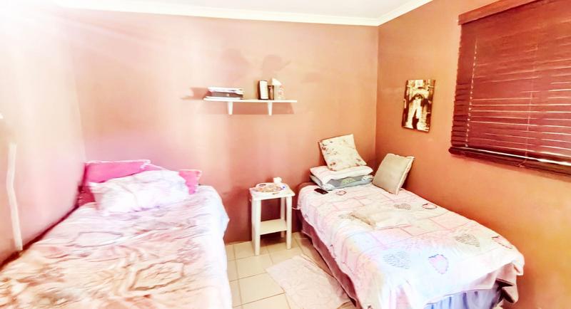 7 Bedroom Property for Sale in Erasmia Gauteng