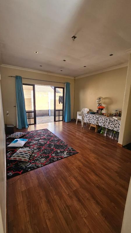 5 Bedroom Property for Sale in Erasmia Gauteng