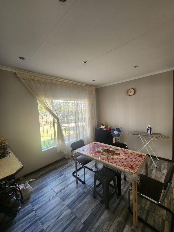 5 Bedroom Property for Sale in Erasmia Gauteng