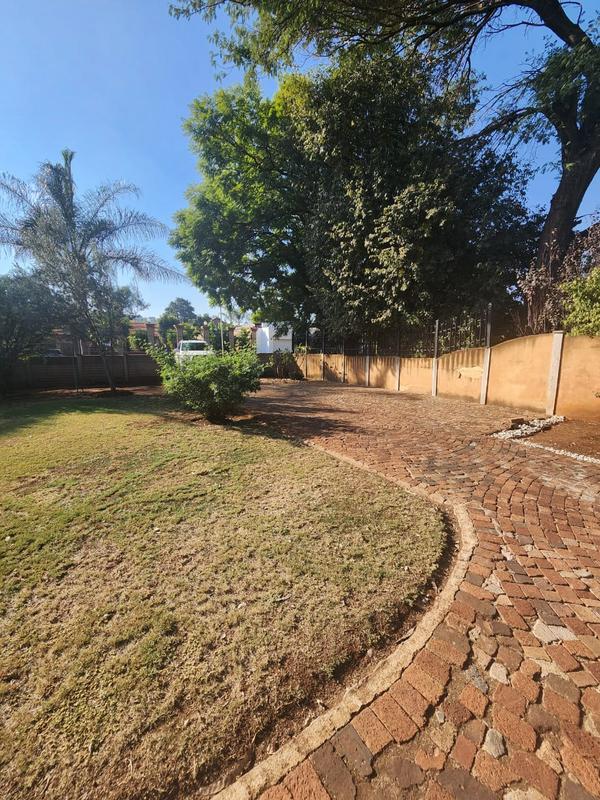 5 Bedroom Property for Sale in Erasmia Gauteng