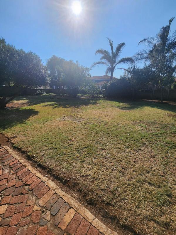 5 Bedroom Property for Sale in Erasmia Gauteng