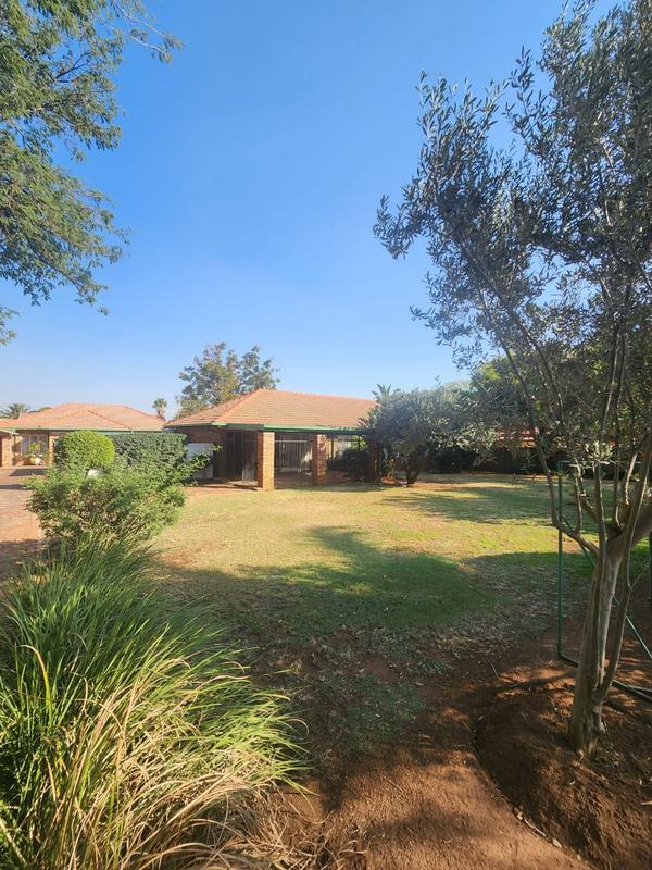 5 Bedroom Property for Sale in Erasmia Gauteng