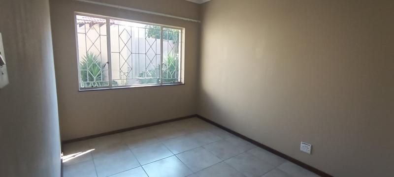 To Let 2 Bedroom Property for Rent in Silverfields Gauteng