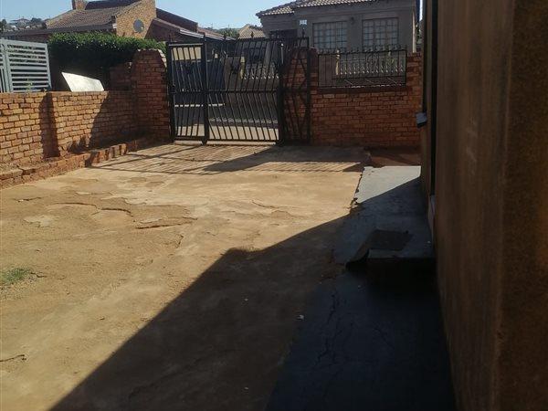 5 Bedroom Property for Sale in Saulsville Gauteng