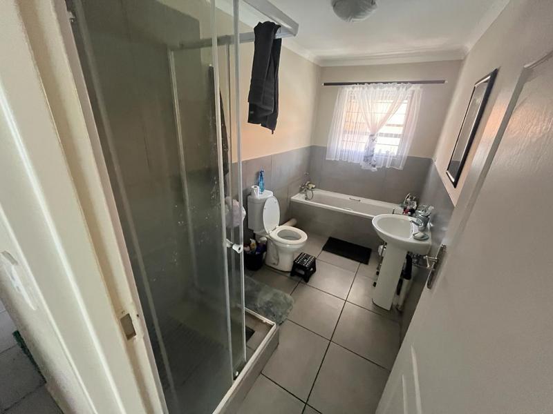 2 Bedroom Property for Sale in Florida Gauteng