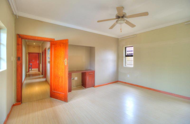 5 Bedroom Property for Sale in Florida Gauteng