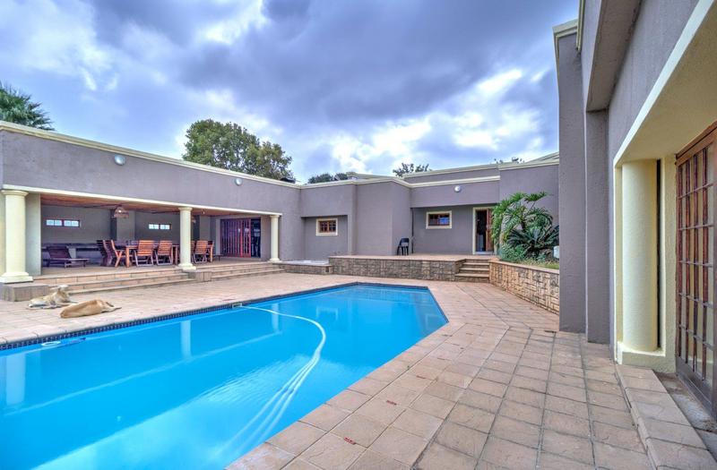 5 Bedroom Property for Sale in Florida Gauteng