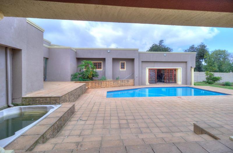 5 Bedroom Property for Sale in Florida Gauteng