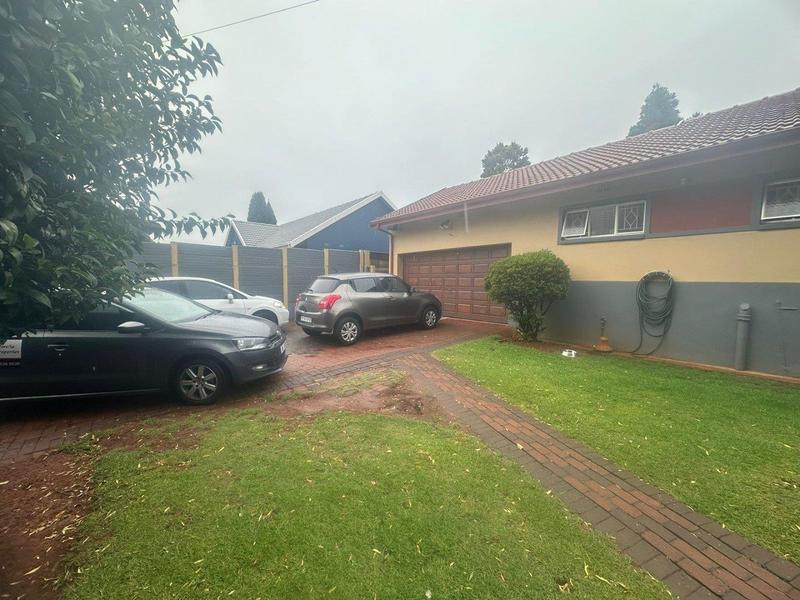 4 Bedroom Property for Sale in Florida Park Gauteng