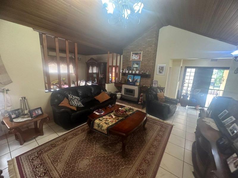 4 Bedroom Property for Sale in Florida Park Gauteng