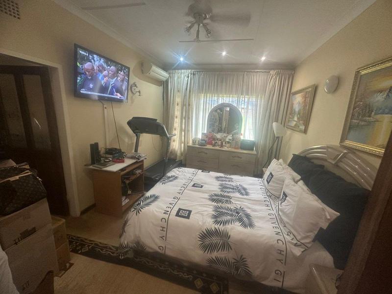 4 Bedroom Property for Sale in Florida Park Gauteng