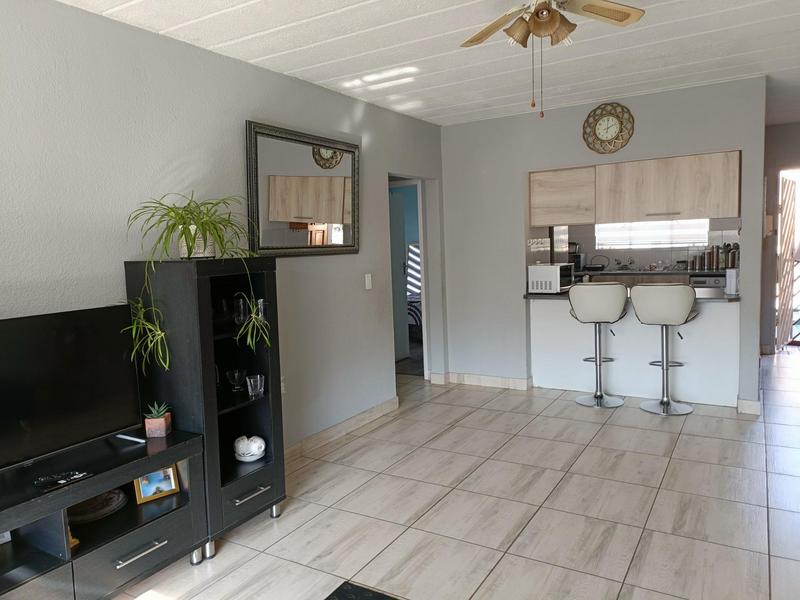 2 Bedroom Property for Sale in Whiteridge Gauteng