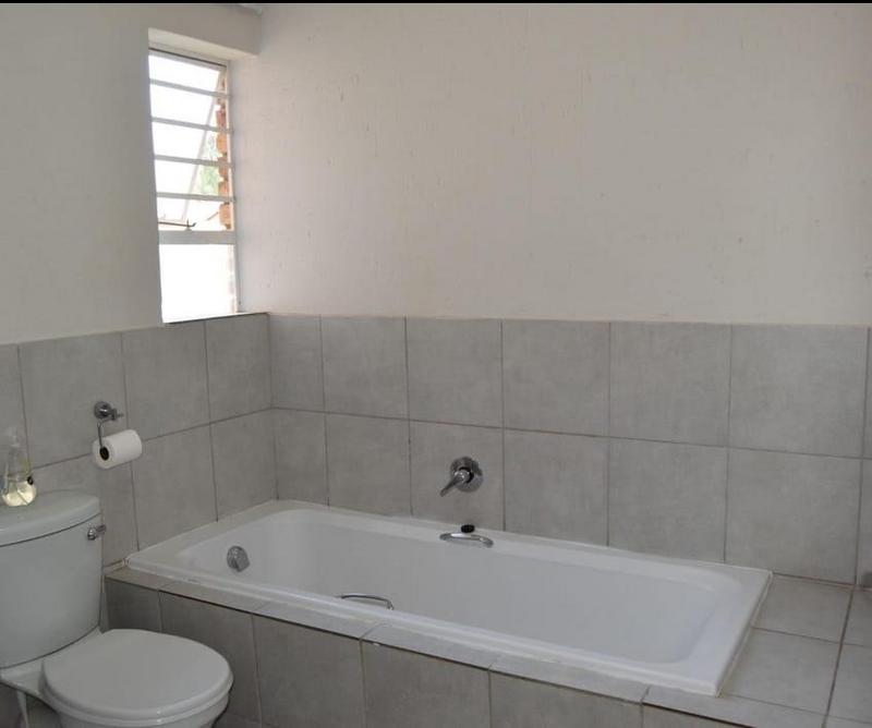 3 Bedroom Property for Sale in Wilgeheuwel Gauteng