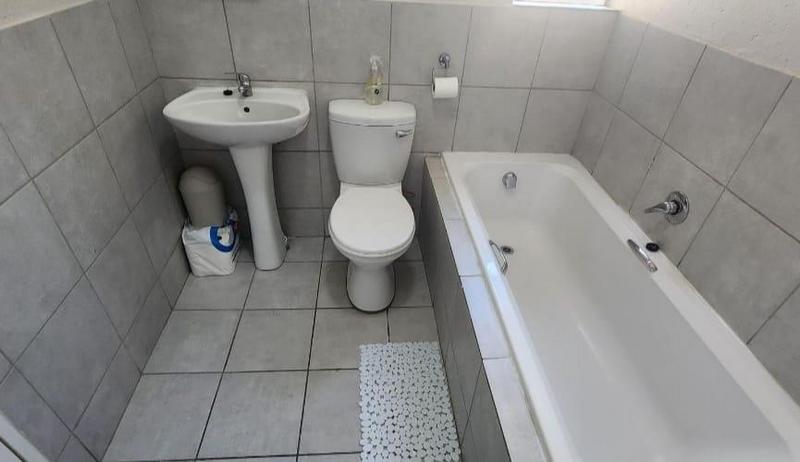 3 Bedroom Property for Sale in Wilgeheuwel Gauteng