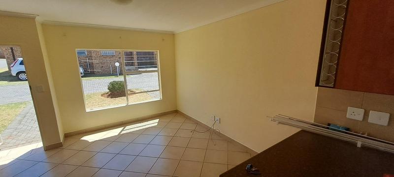 2 Bedroom Property for Sale in Witpoortjie Gauteng