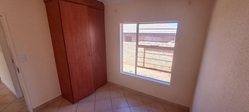 2 Bedroom Property for Sale in Witpoortjie Gauteng