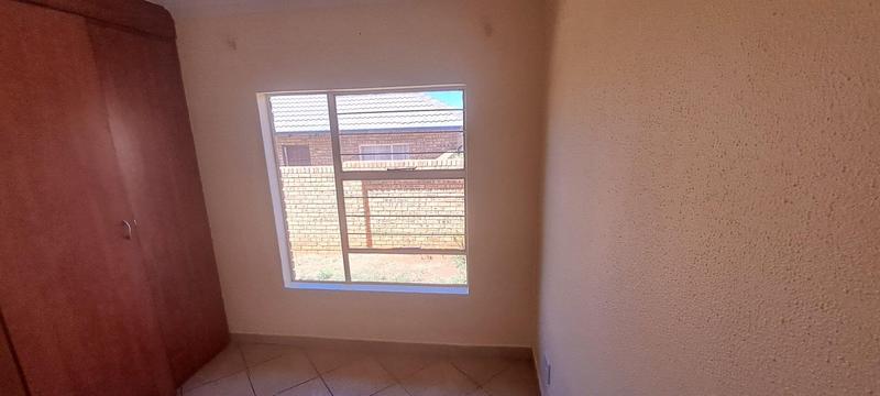 2 Bedroom Property for Sale in Witpoortjie Gauteng