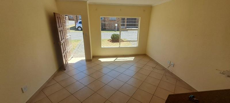 2 Bedroom Property for Sale in Witpoortjie Gauteng