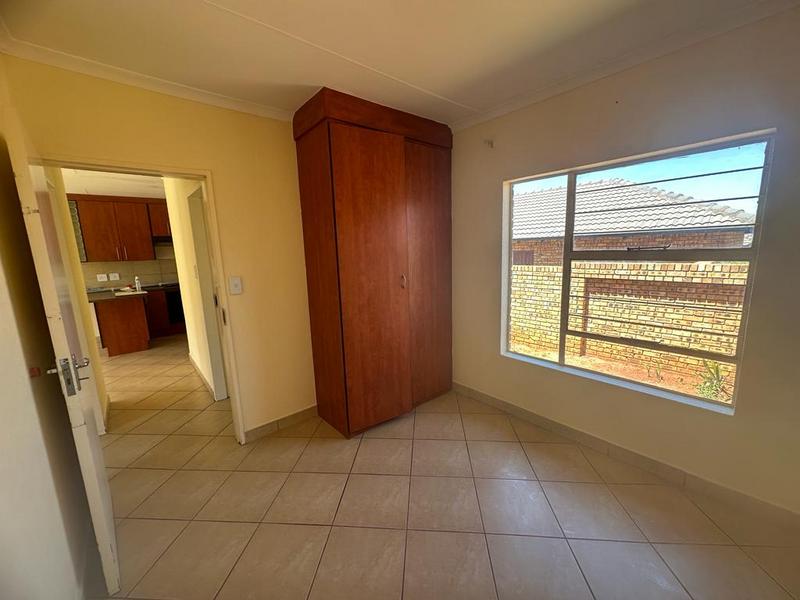 2 Bedroom Property for Sale in Witpoortjie Gauteng