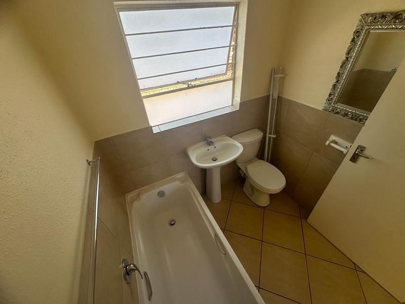 2 Bedroom Property for Sale in Witpoortjie Gauteng