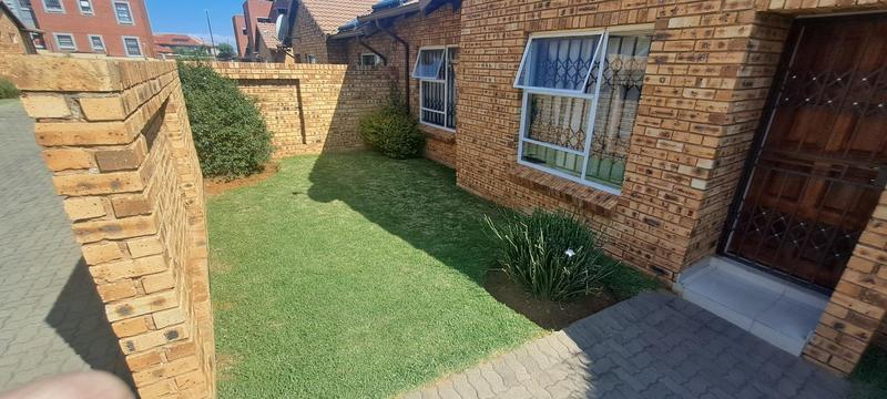 3 Bedroom Property for Sale in Witpoortjie Gauteng