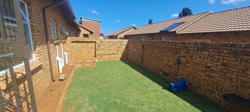 3 Bedroom Property for Sale in Witpoortjie Gauteng