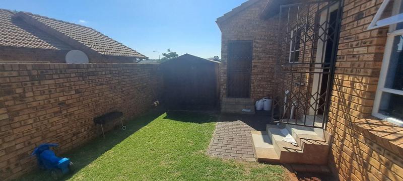 3 Bedroom Property for Sale in Witpoortjie Gauteng