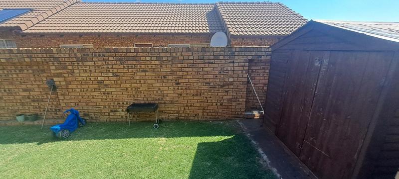 3 Bedroom Property for Sale in Witpoortjie Gauteng