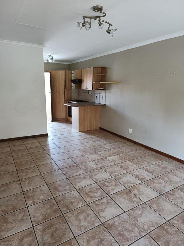 2 Bedroom Property for Sale in La Montagne Gauteng