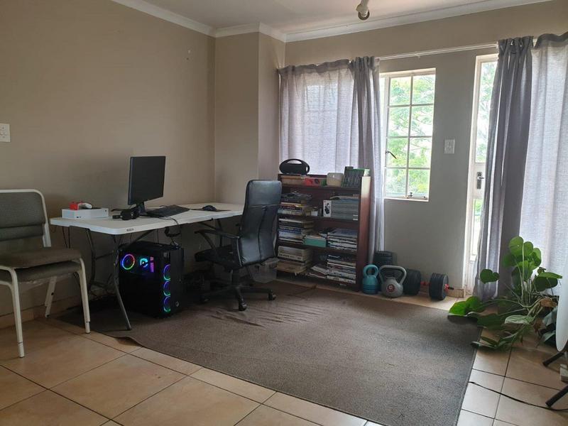 1 Bedroom Property for Sale in Rietvalleirand Gauteng