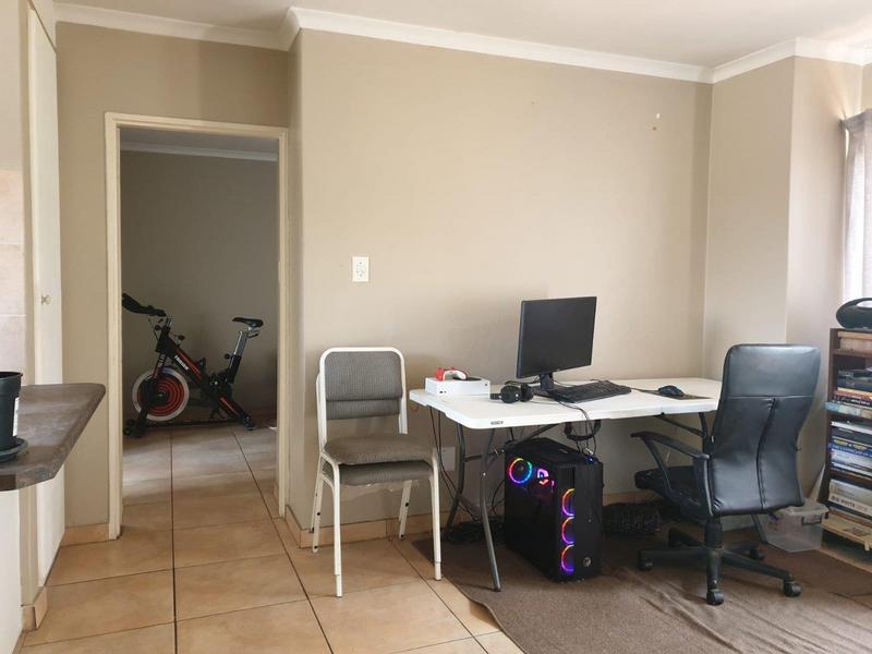 1 Bedroom Property for Sale in Rietvalleirand Gauteng