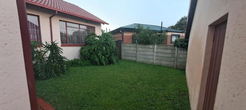 4 Bedroom Property for Sale in Wentworth Park Gauteng