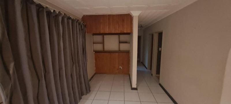 4 Bedroom Property for Sale in Wentworth Park Gauteng