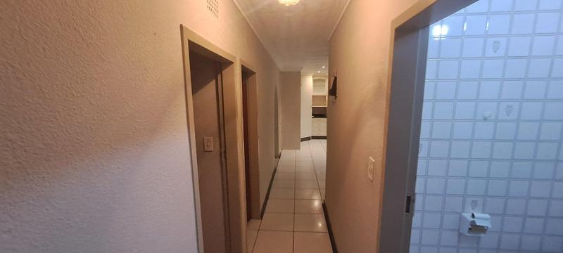 4 Bedroom Property for Sale in Wentworth Park Gauteng