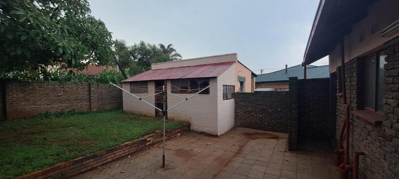 4 Bedroom Property for Sale in Wentworth Park Gauteng