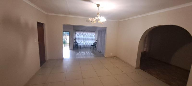 4 Bedroom Property for Sale in Wentworth Park Gauteng