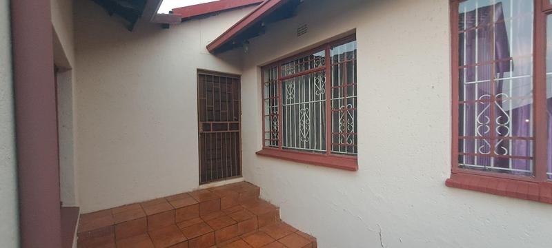 4 Bedroom Property for Sale in Wentworth Park Gauteng