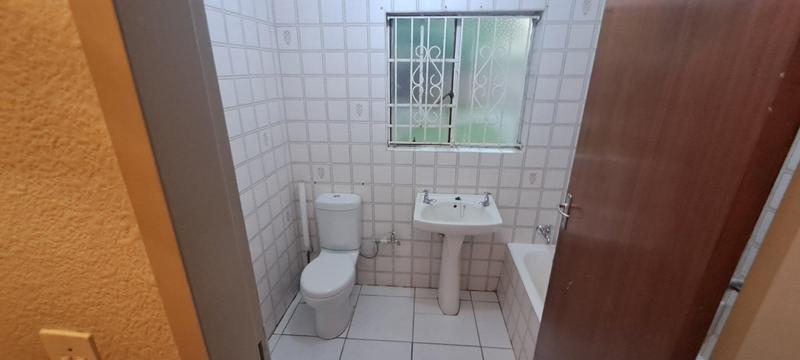 4 Bedroom Property for Sale in Wentworth Park Gauteng