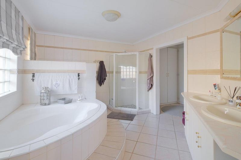 4 Bedroom Property for Sale in Wierdaglen Estate Gauteng