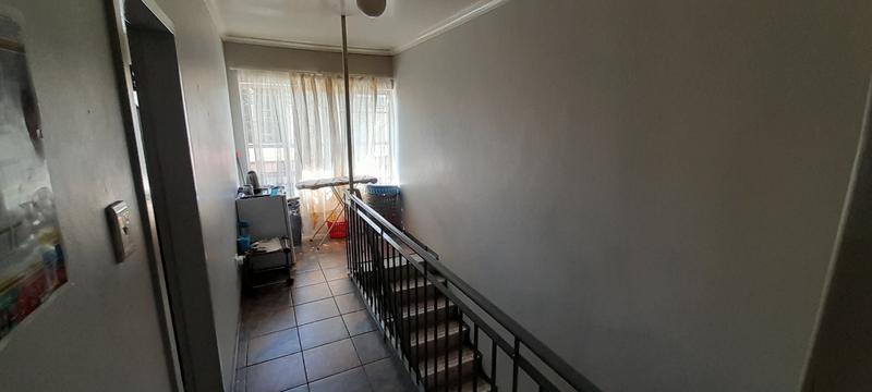 2 Bedroom Property for Sale in Gezina Gauteng