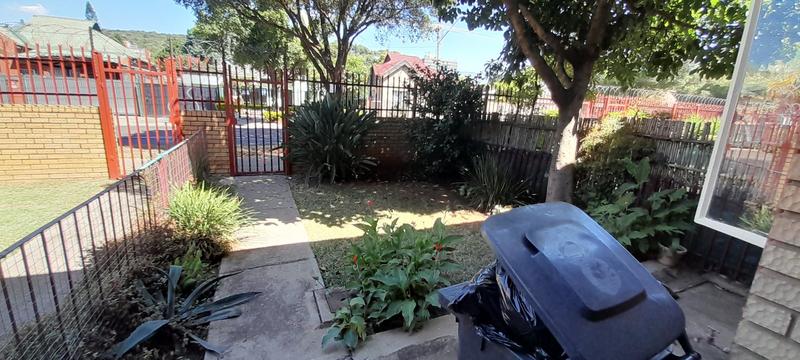 2 Bedroom Property for Sale in Gezina Gauteng