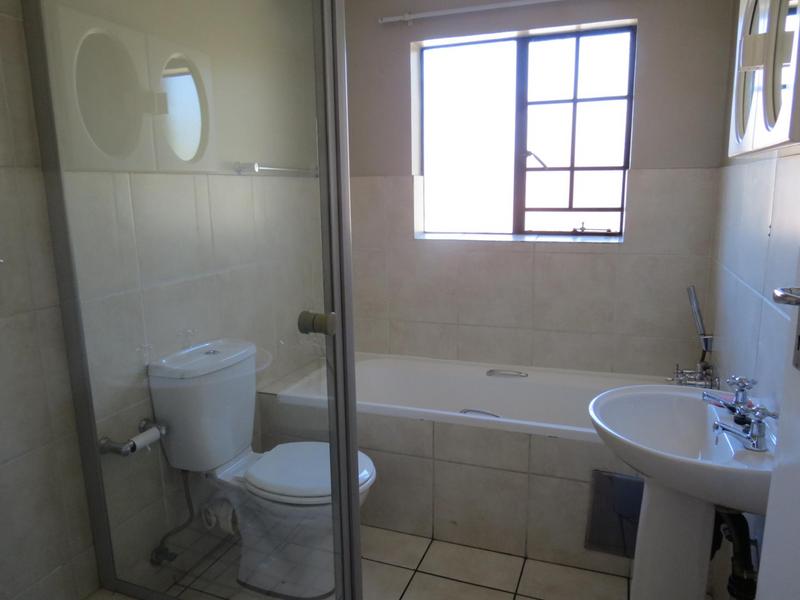 3 Bedroom Property for Sale in Sonneveld Gauteng