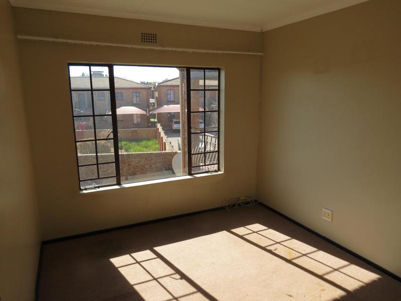 3 Bedroom Property for Sale in Sonneveld Gauteng